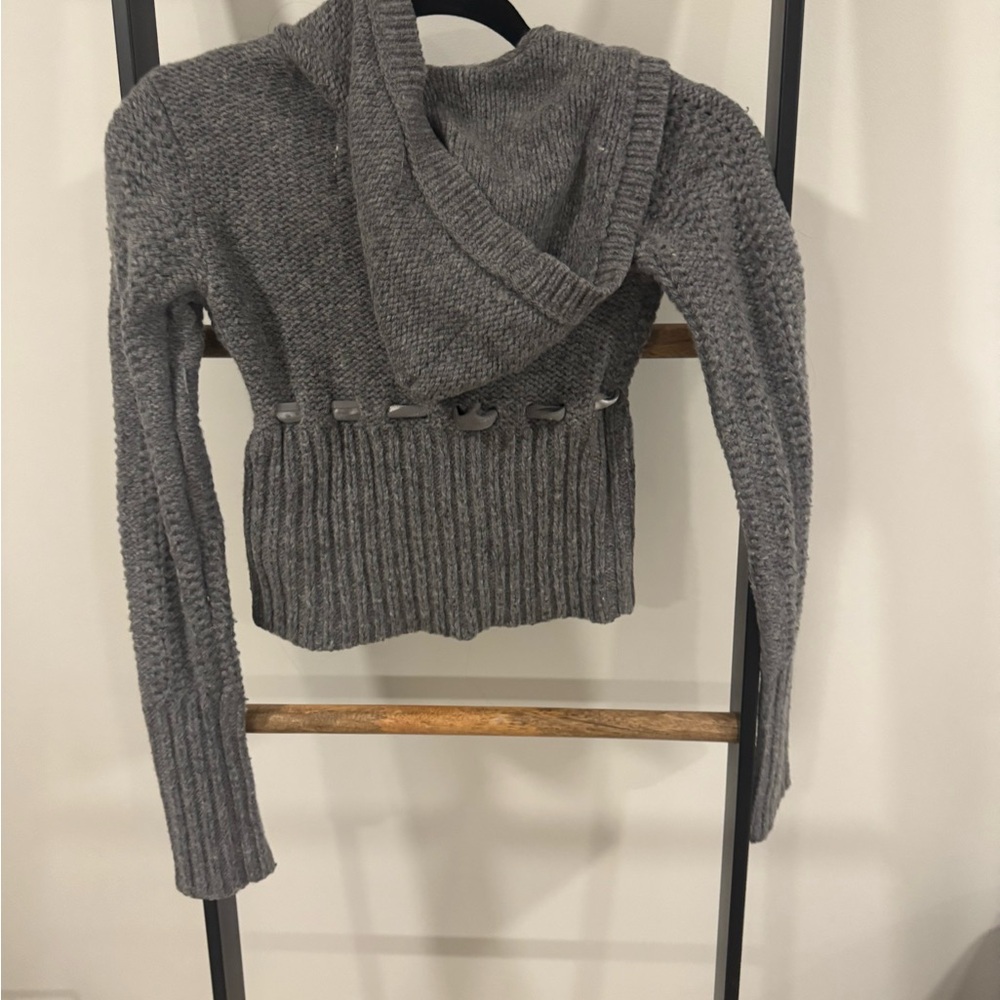Grey Abercrombie & Fitch cropped hoodie runs small #hoodie